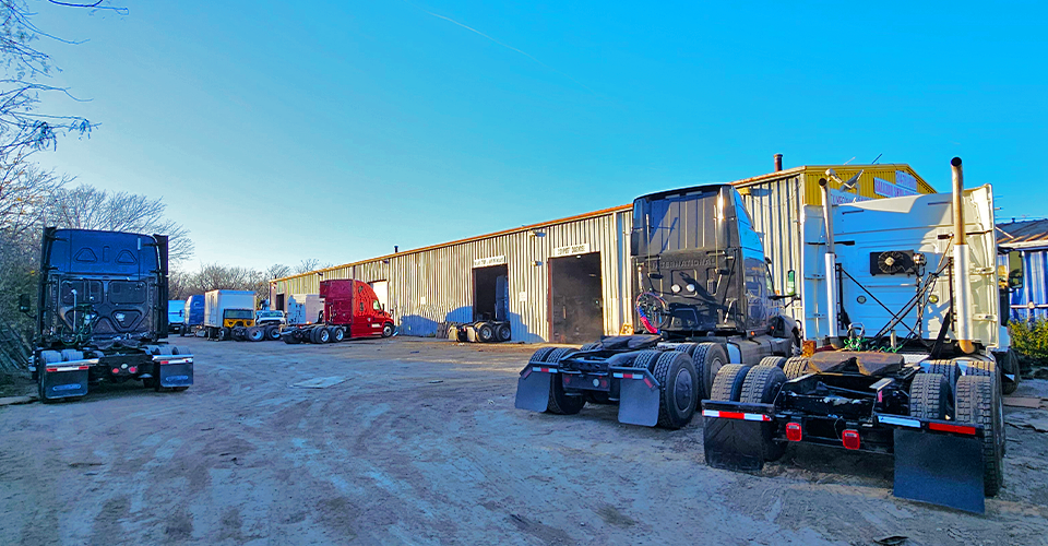 Emergency semi truck repair near me Dallas TX — Salazar Semi-Truck Repair Inc. same-day service