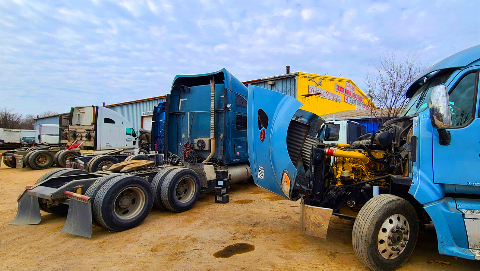 Emergency semi truck repair near me Dallas TX — Salazar Semi-Truck Repair Inc. same-day service